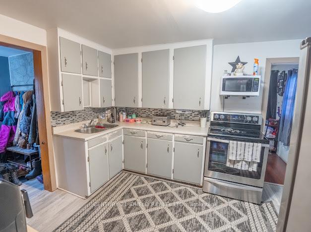 Photo 7 of 337 6th Street W, Cornwall — HOMEH