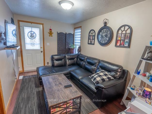Photo 10 of 337 6th Street W, Cornwall — HOMEH