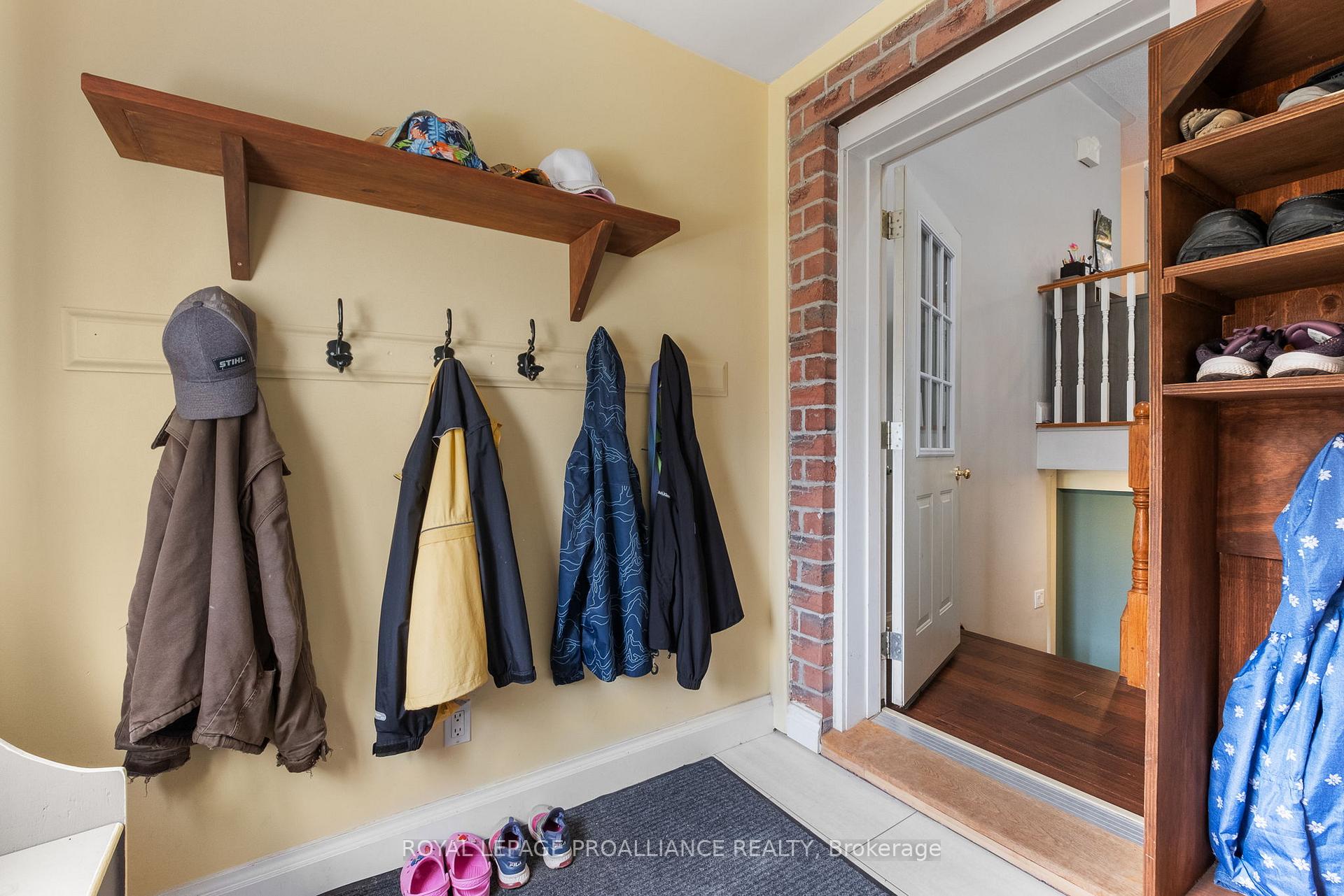 Photo 10 of 8 Oriole Crescent, Hamilton Township, Baltimore — HOMEH