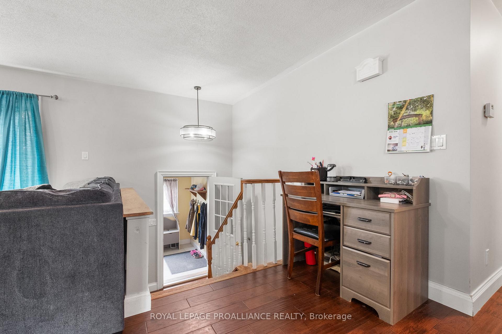 Photo 11 of 8 Oriole Crescent, Hamilton Township, Baltimore — HOMEH