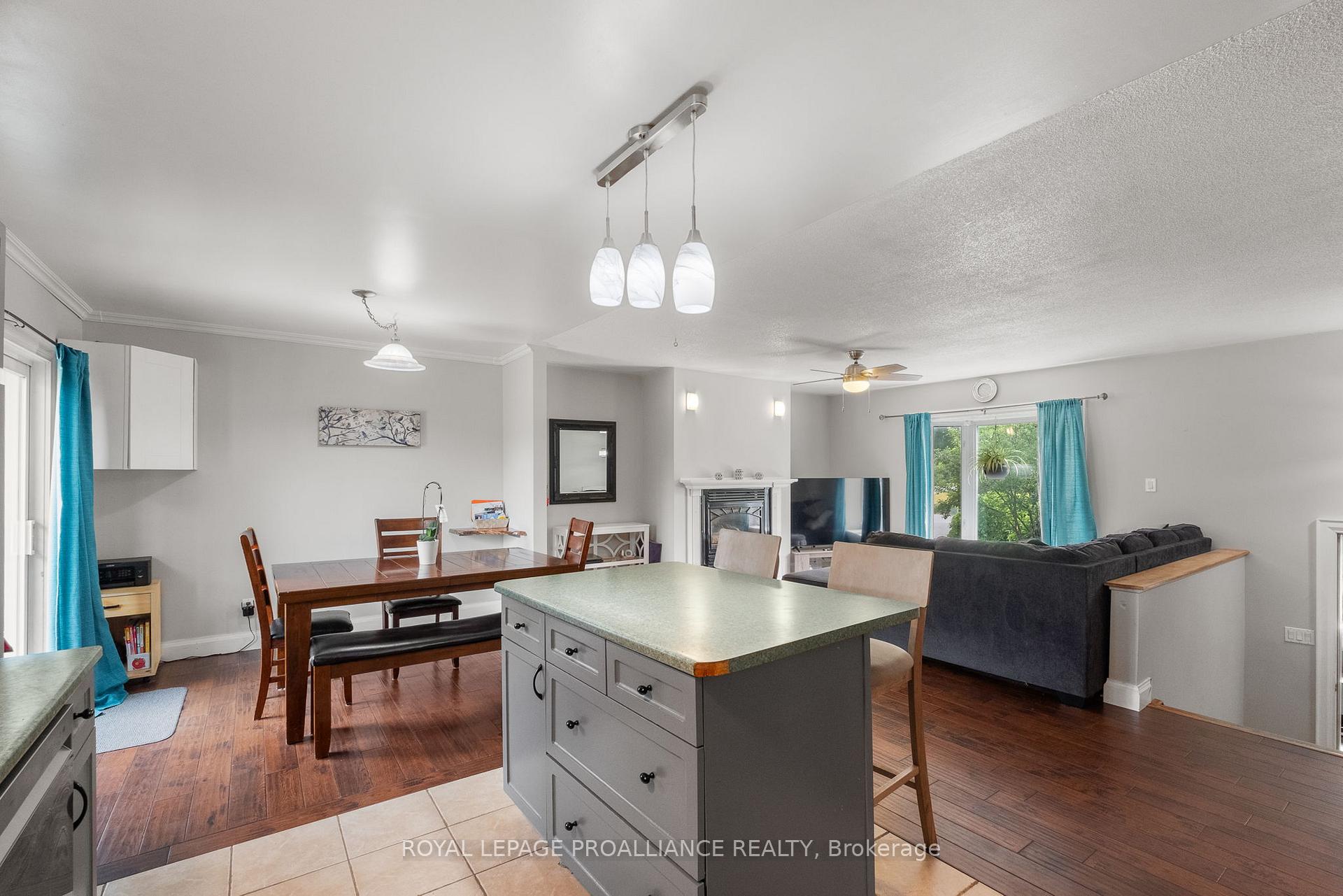 Photo 16 of 8 Oriole Crescent, Hamilton Township, Baltimore — HOMEH