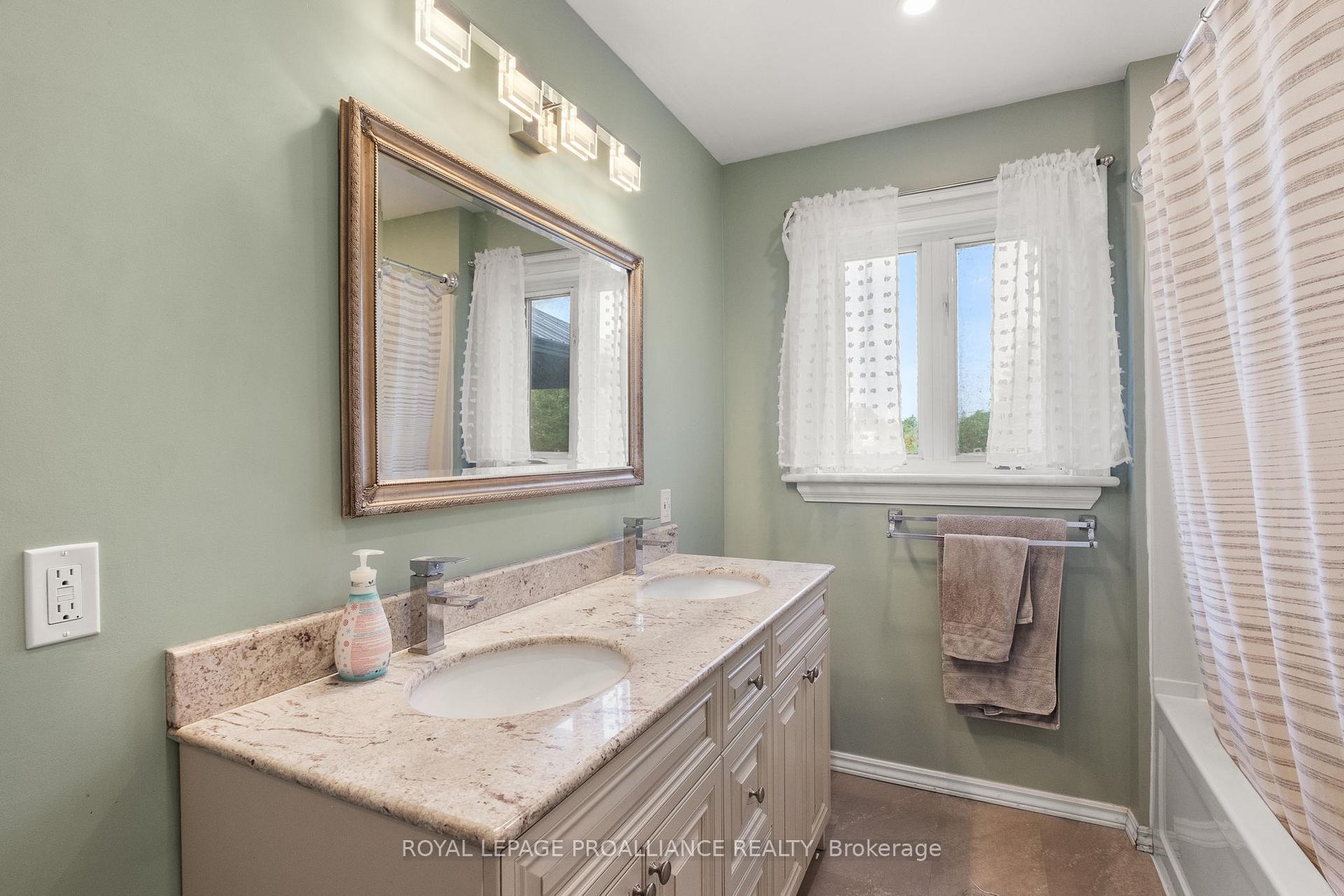 Photo 22 of 8 Oriole Crescent, Hamilton Township, Baltimore — HOMEH