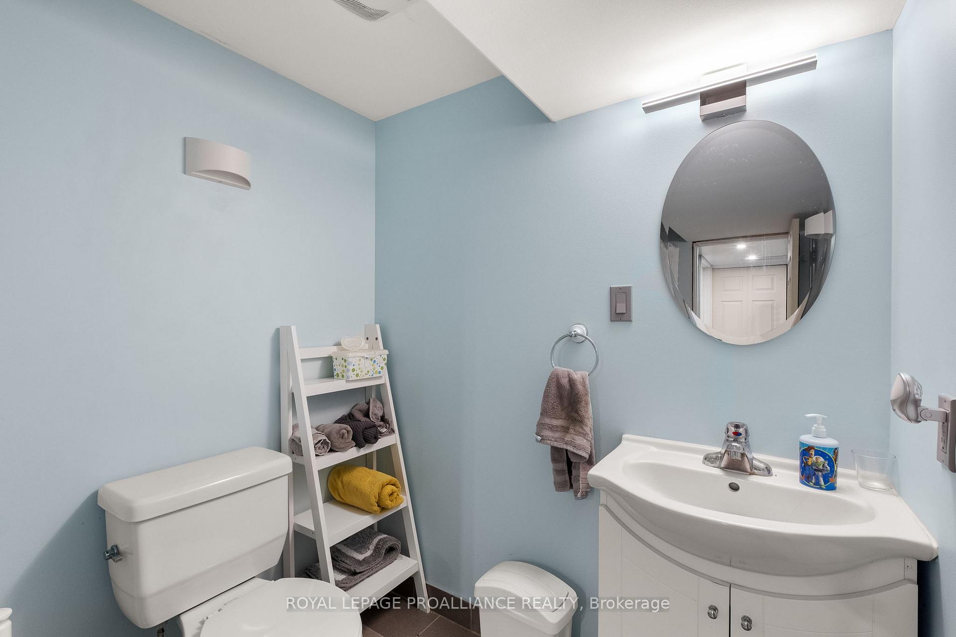 Photo 34 of 8 Oriole Crescent, Hamilton Township, Baltimore — HOMEH