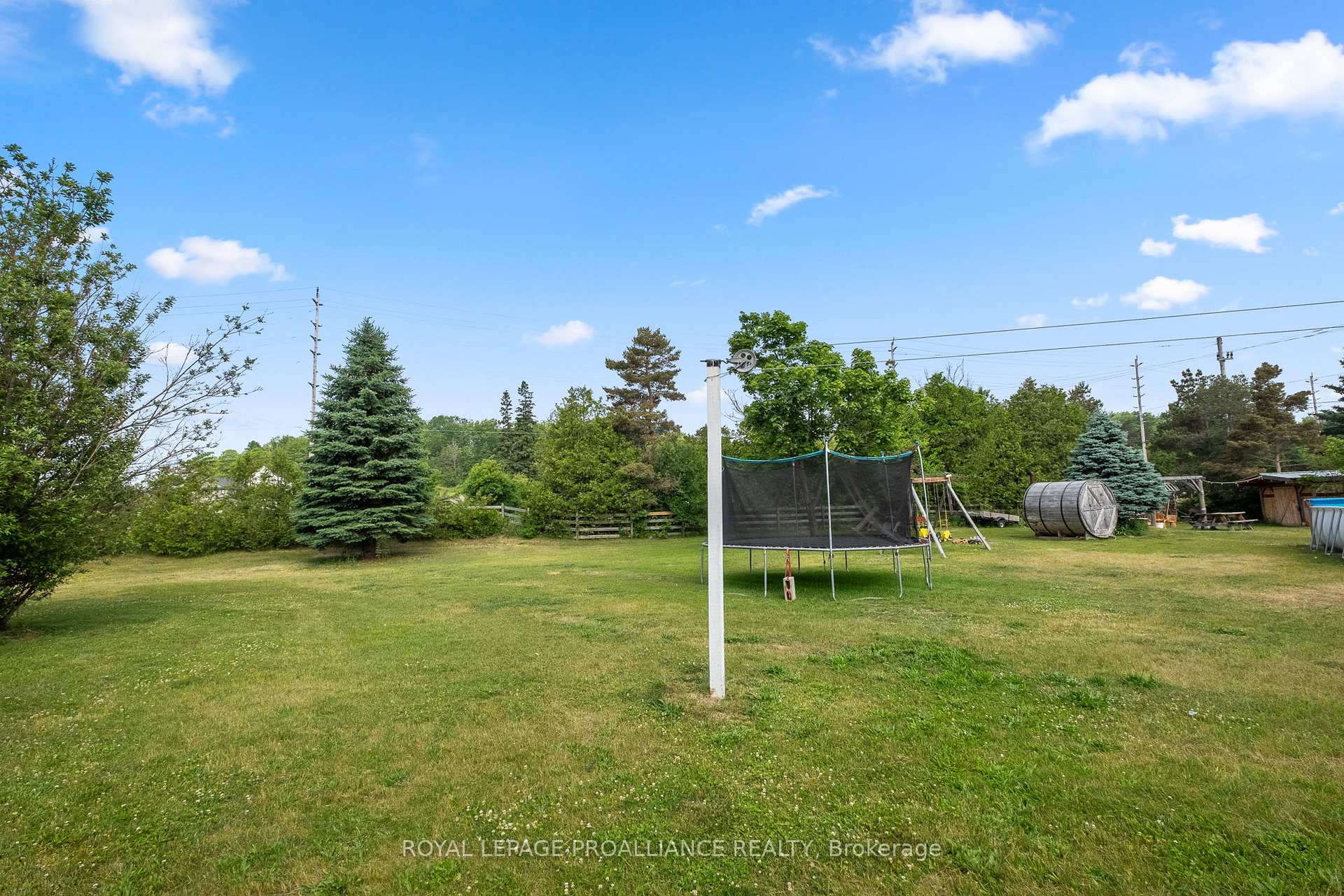 Photo 38 of 8 Oriole Crescent, Hamilton Township, Baltimore — HOMEH