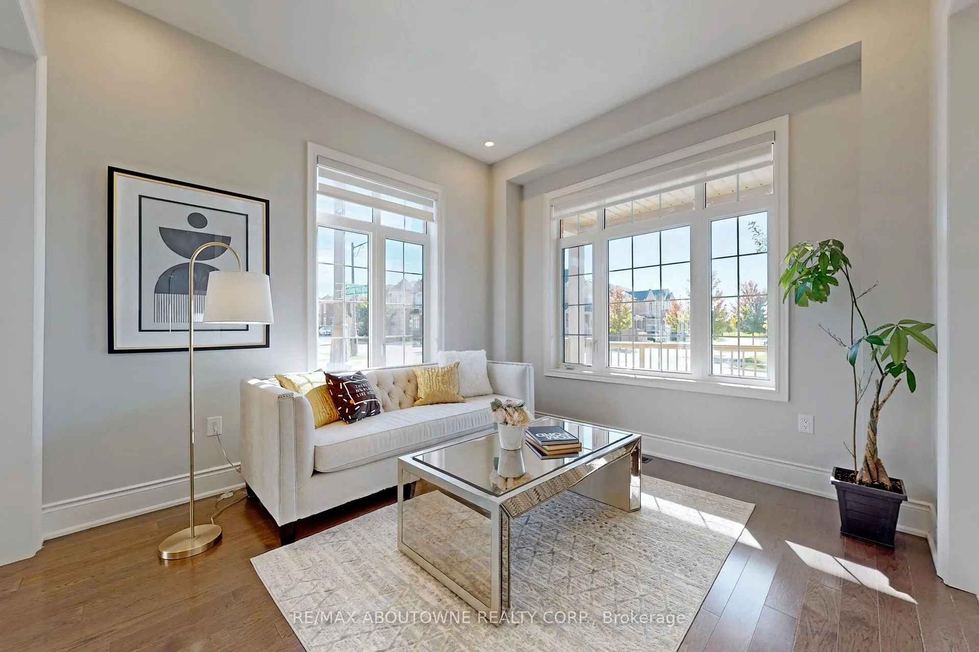 Photo 3 of 459 Threshing Mill Boulevard, Oakville, Joshua Meadows — HOMEH