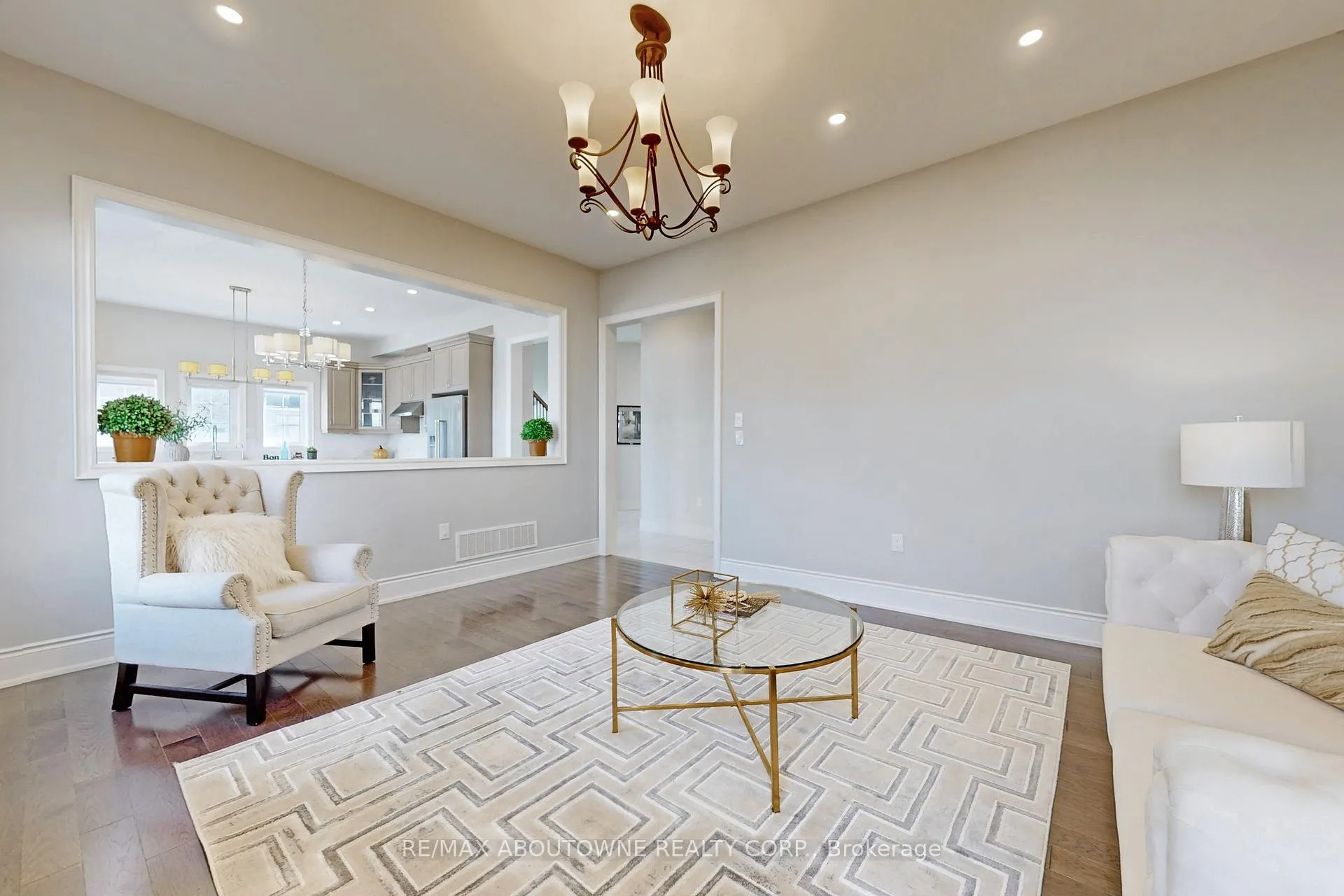 Photo 11 of 459 Threshing Mill Boulevard, Oakville, Joshua Meadows — HOMEH
