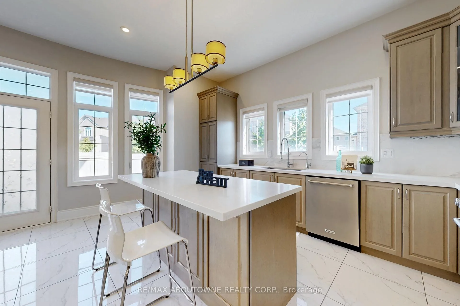 Photo 13 of 459 Threshing Mill Boulevard, Oakville, Joshua Meadows — HOMEH