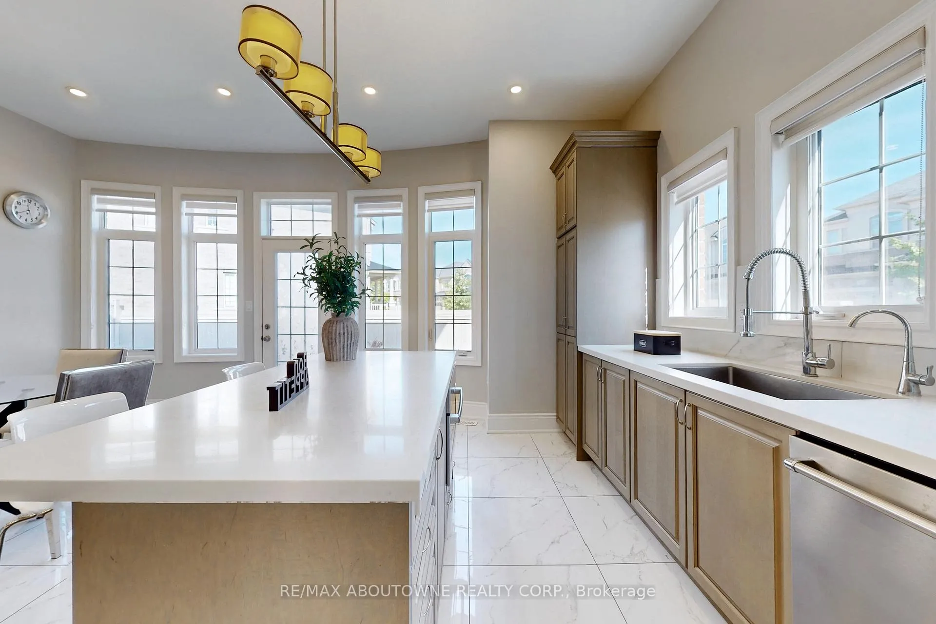 Photo 14 of 459 Threshing Mill Boulevard, Oakville, Joshua Meadows — HOMEH