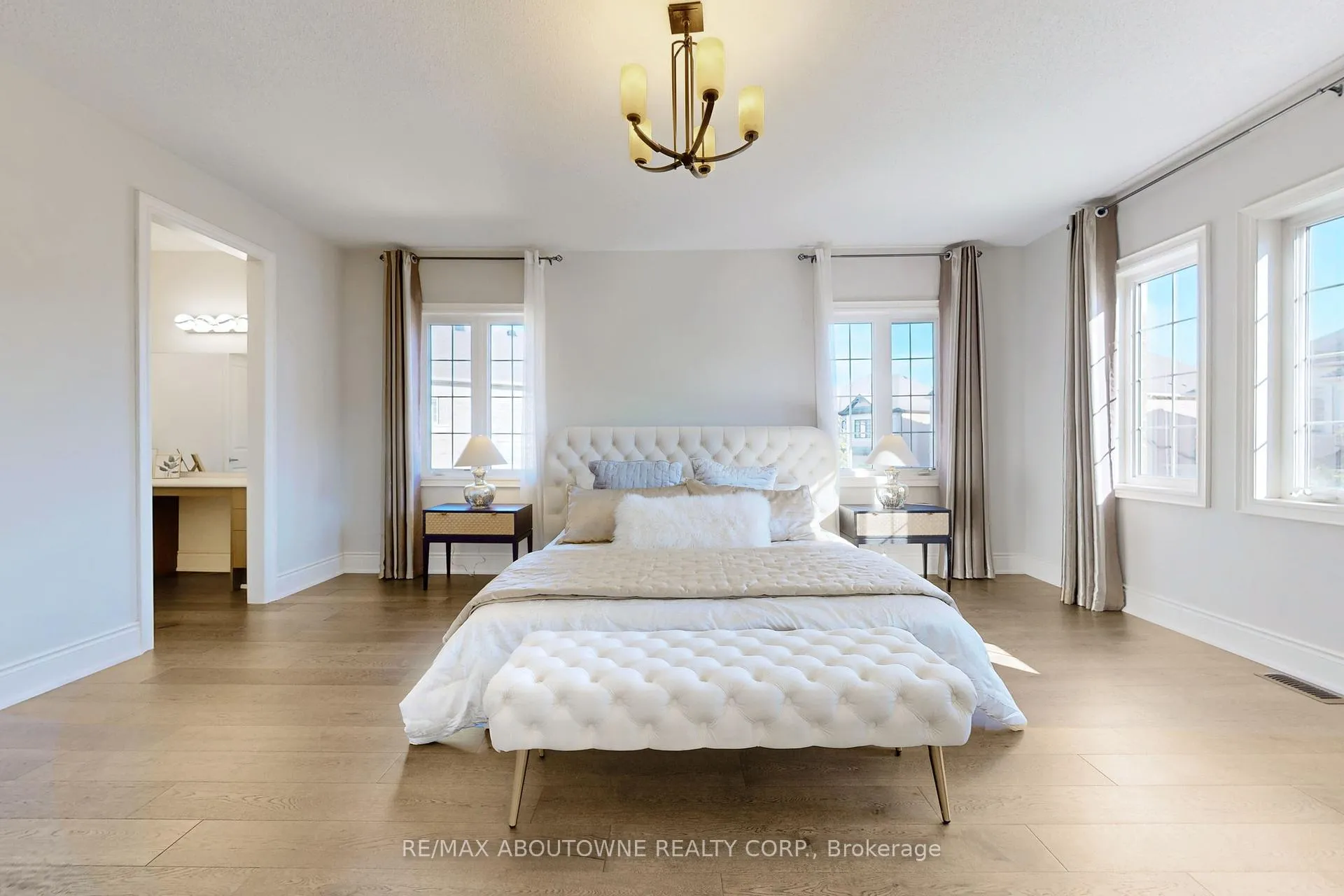 Photo 29 of 459 Threshing Mill Boulevard, Oakville, Joshua Meadows — HOMEH