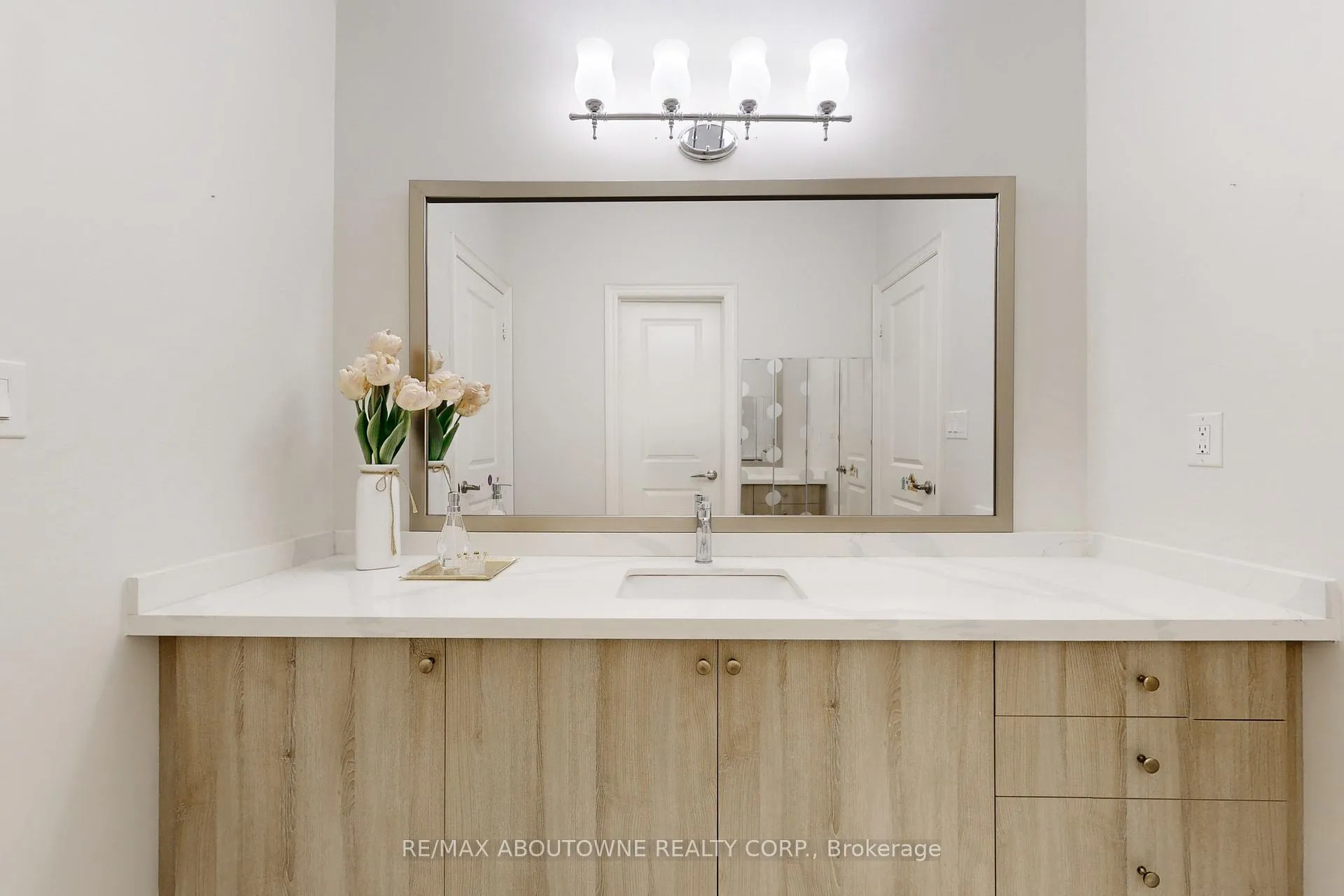 Photo 39 of 459 Threshing Mill Boulevard, Oakville, Joshua Meadows — HOMEH