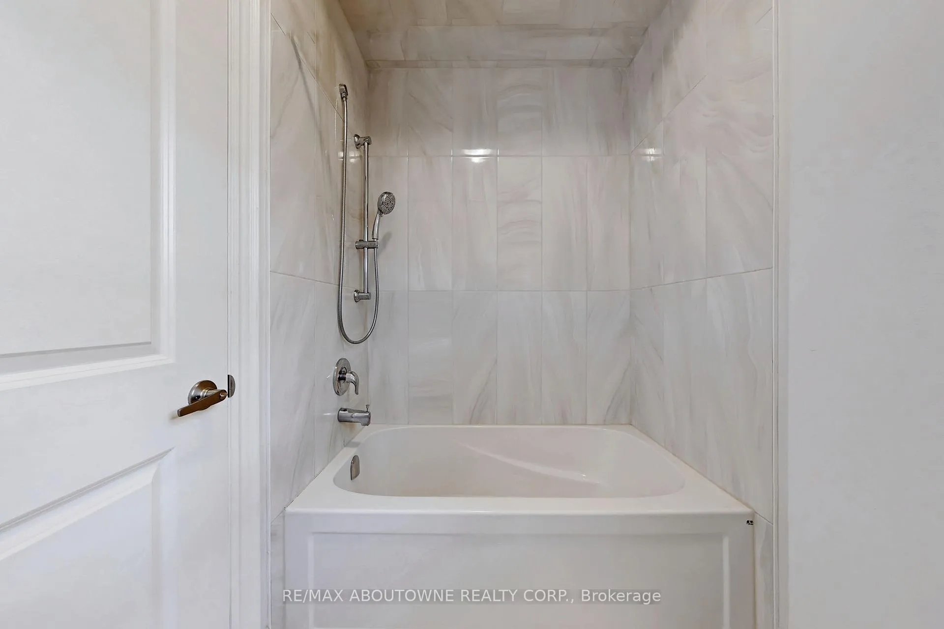 Photo 40 of 459 Threshing Mill Boulevard, Oakville, Joshua Meadows — HOMEH