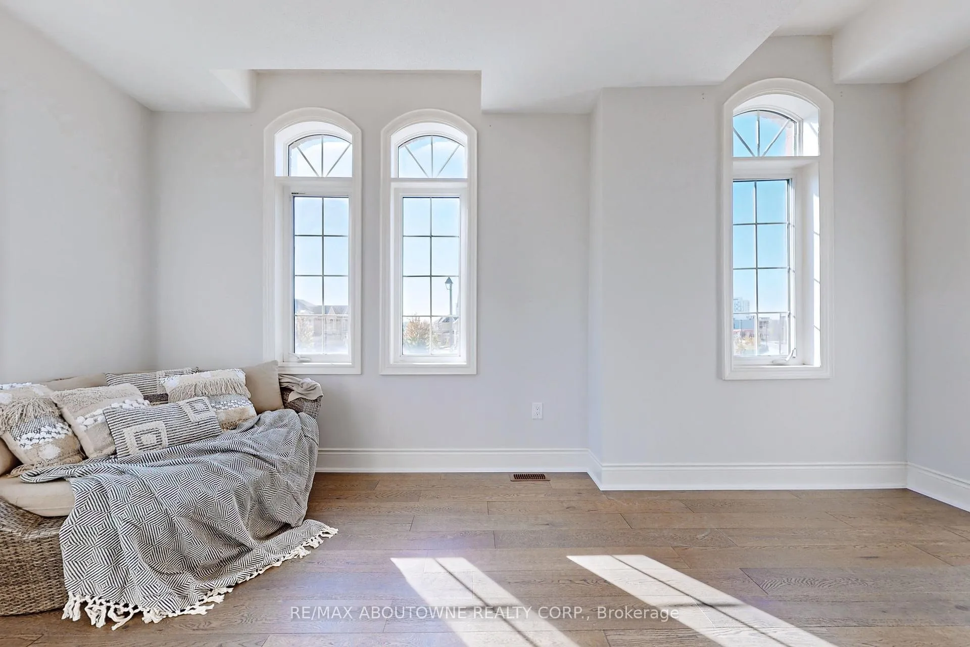 Photo 44 of 459 Threshing Mill Boulevard, Oakville, Joshua Meadows — HOMEH