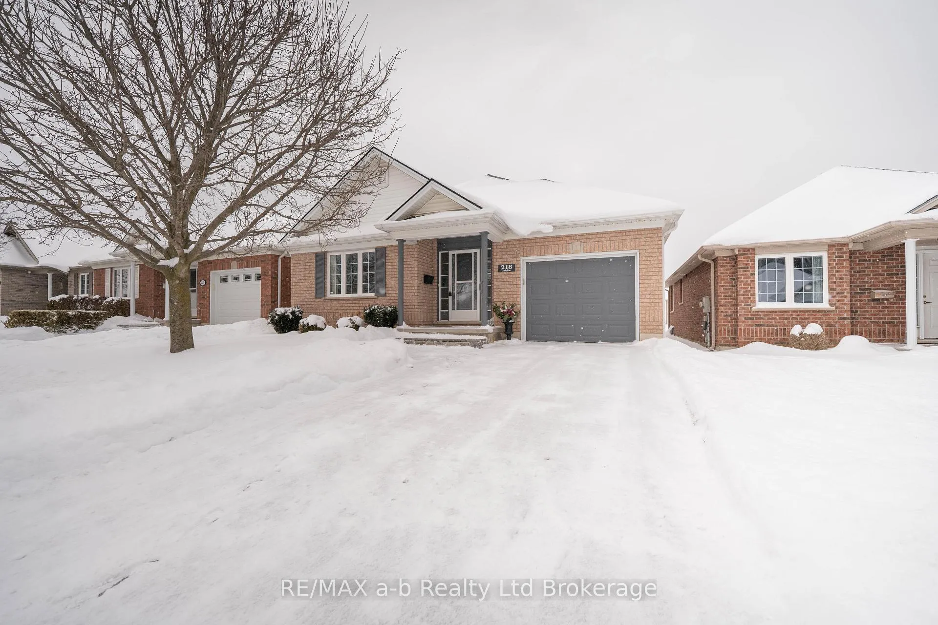 Photo 2 of 218 Baldwin Street, Tillsonburg — HOMEH