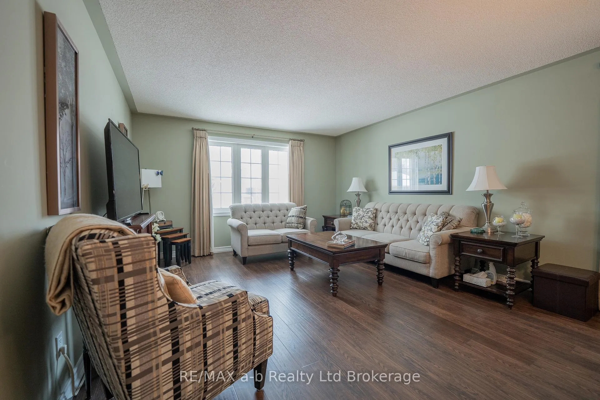 Photo 9 of 218 Baldwin Street, Tillsonburg — HOMEH