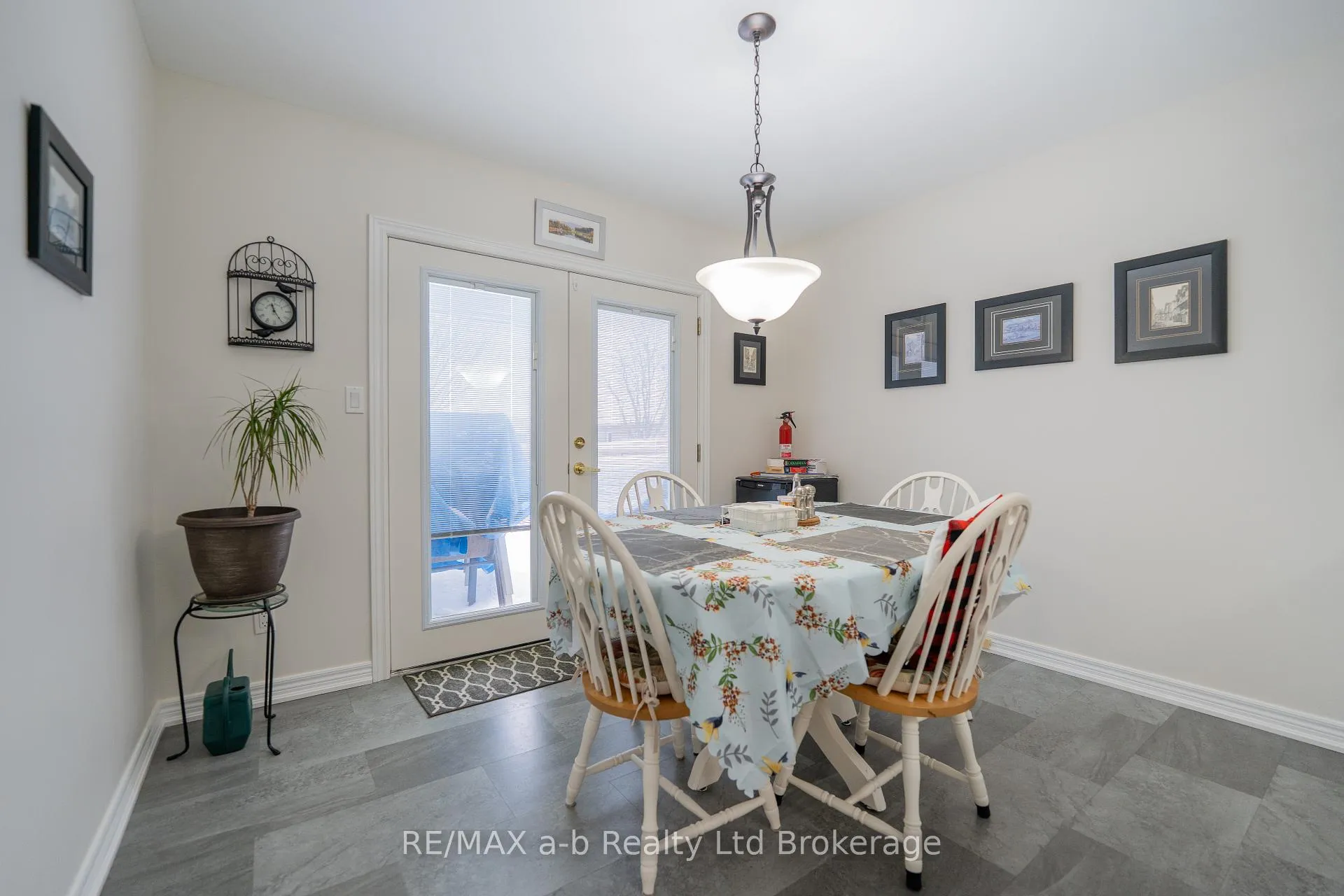 Photo 16 of 218 Baldwin Street, Tillsonburg — HOMEH