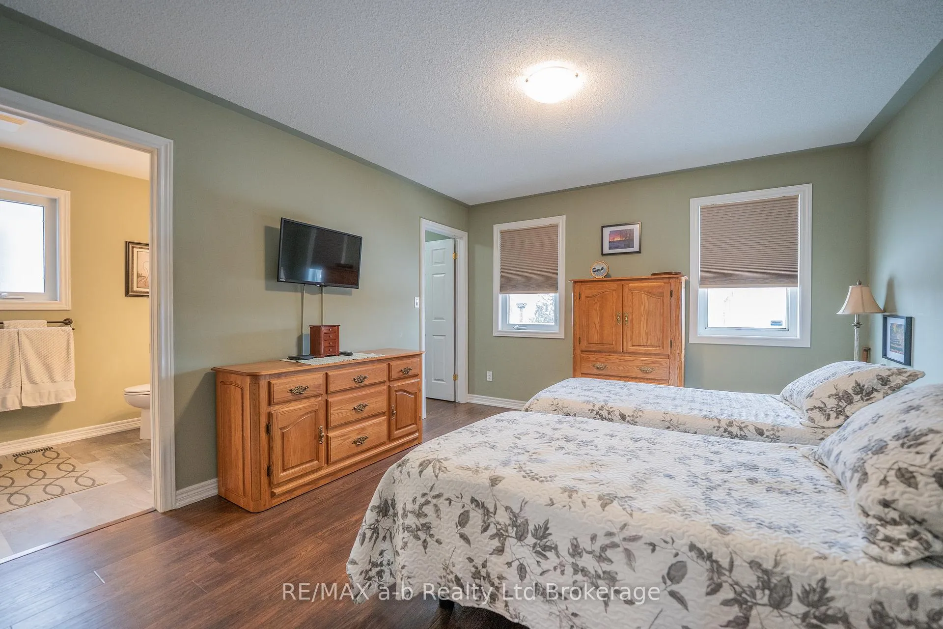 Photo 17 of 218 Baldwin Street, Tillsonburg — HOMEH