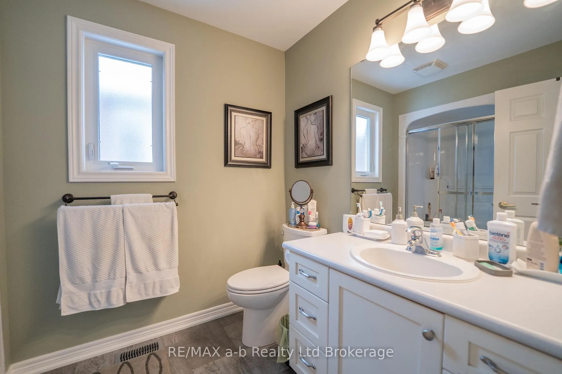 Photo 20 of 218 Baldwin Street, Tillsonburg — HOMEH