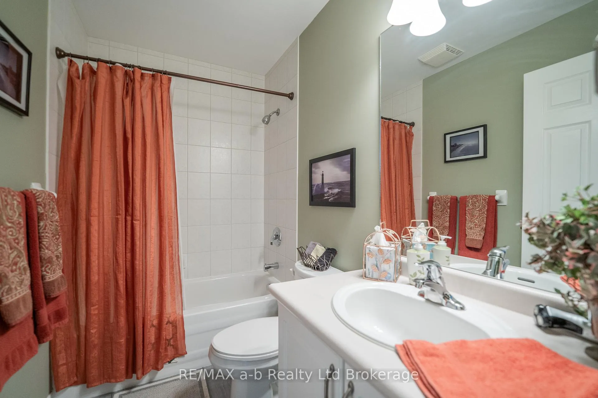 Photo 21 of 218 Baldwin Street, Tillsonburg — HOMEH