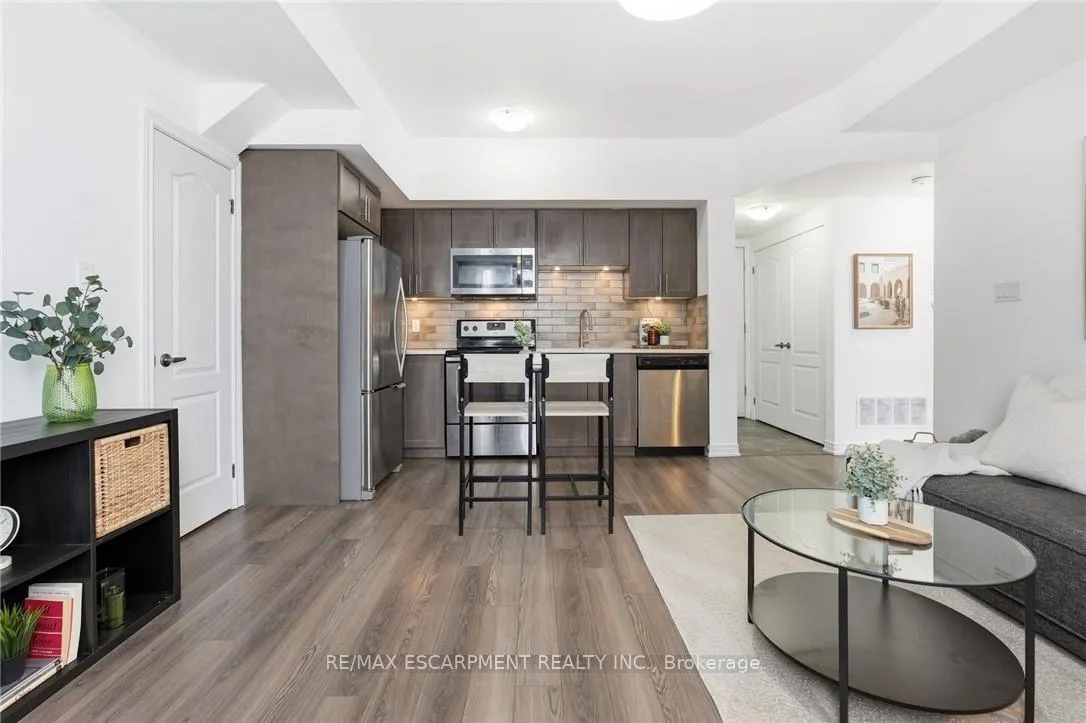 Photo 11 of 154 Watson Parkway N, Guelph, Grange Road — HOMEH