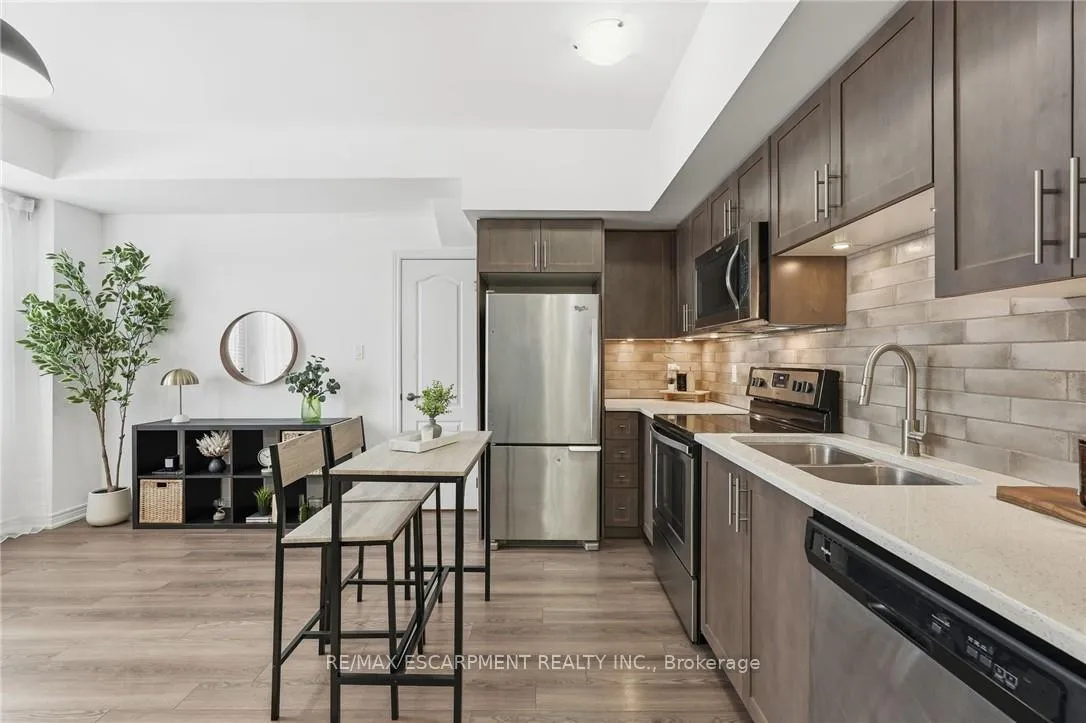 Photo 13 of 154 Watson Parkway N, Guelph, Grange Road — HOMEH