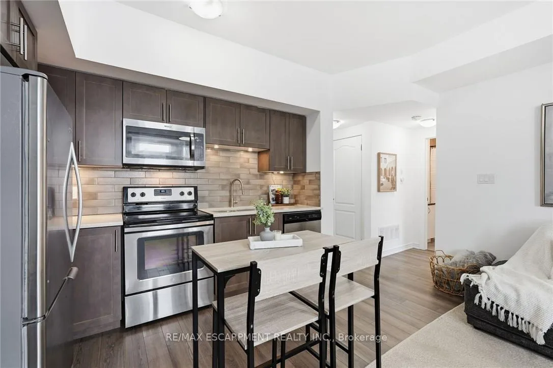 Photo 17 of 154 Watson Parkway N, Guelph, Grange Road — HOMEH