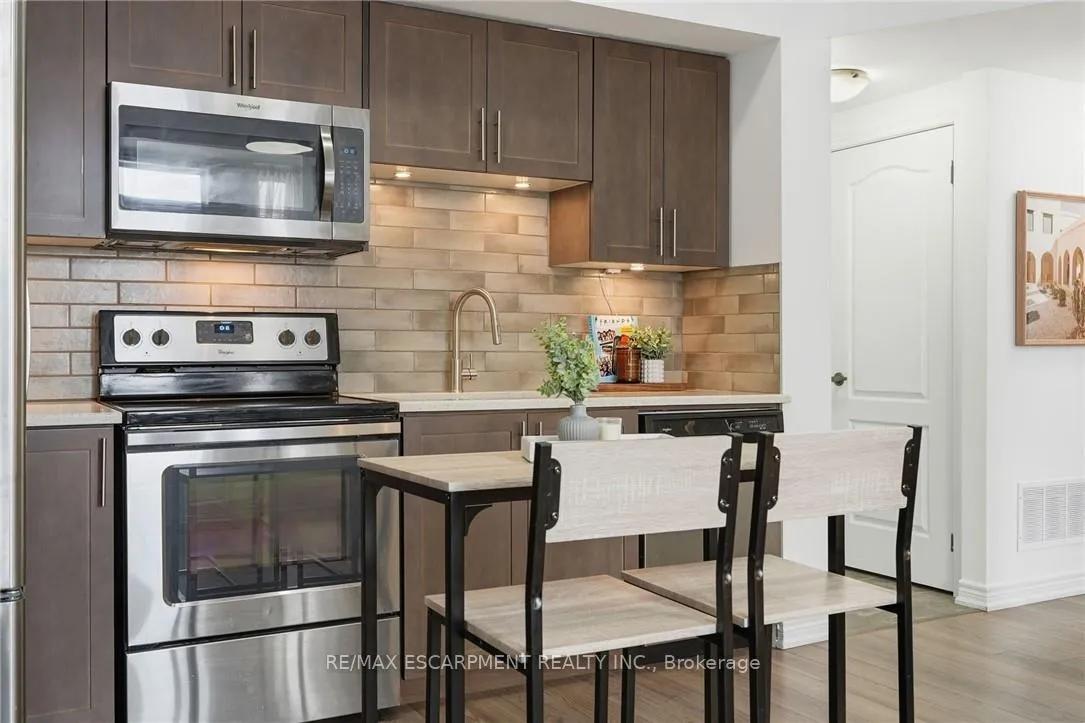 Photo 18 of 154 Watson Parkway N, Guelph, Grange Road — HOMEH