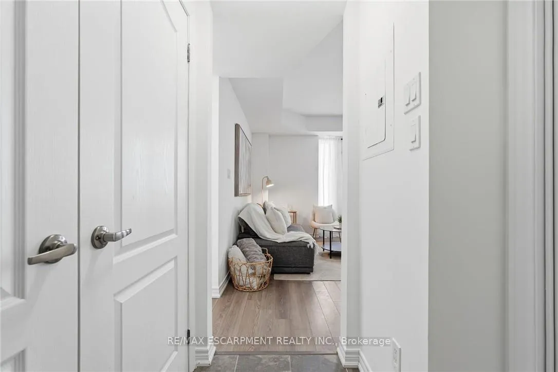 Photo 26 of 154 Watson Parkway N, Guelph, Grange Road — HOMEH
