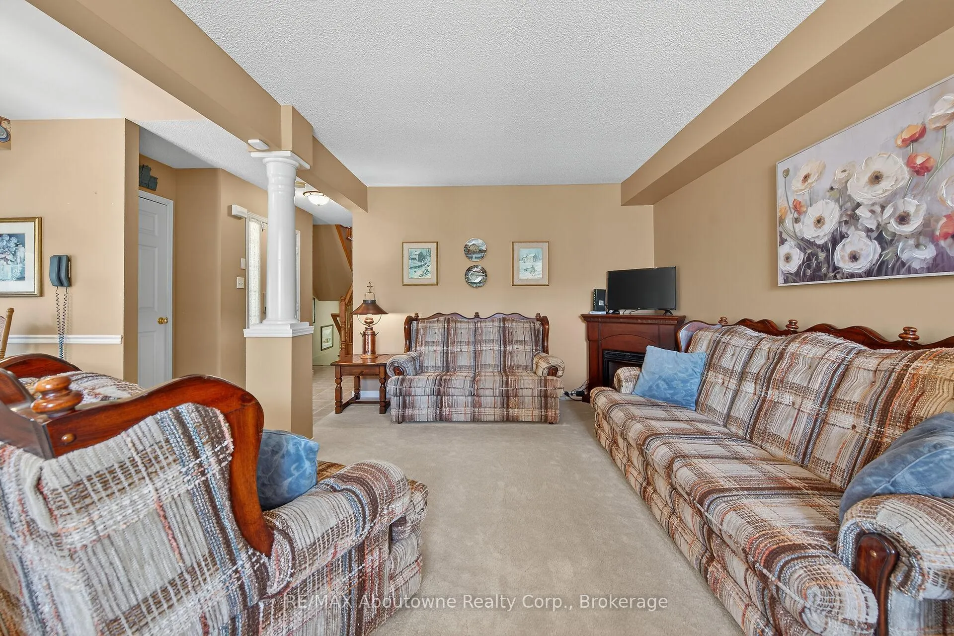 Photo 8 of 31 Elderberry Avenue, Grimsby, Grimsby West — HOMEH