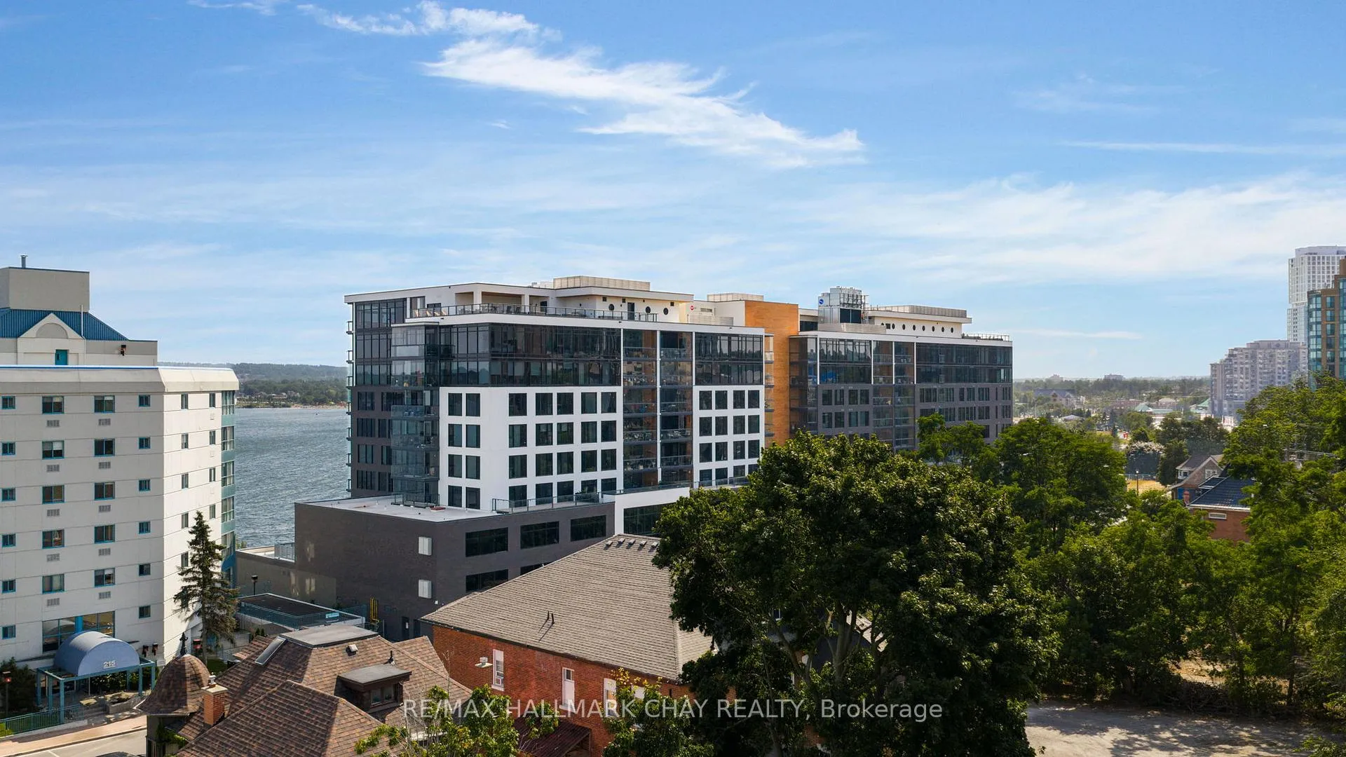 Photo 3 of Unit 414, 185 Dunlop Street E, Barrie, Lakeshore — HOMEH