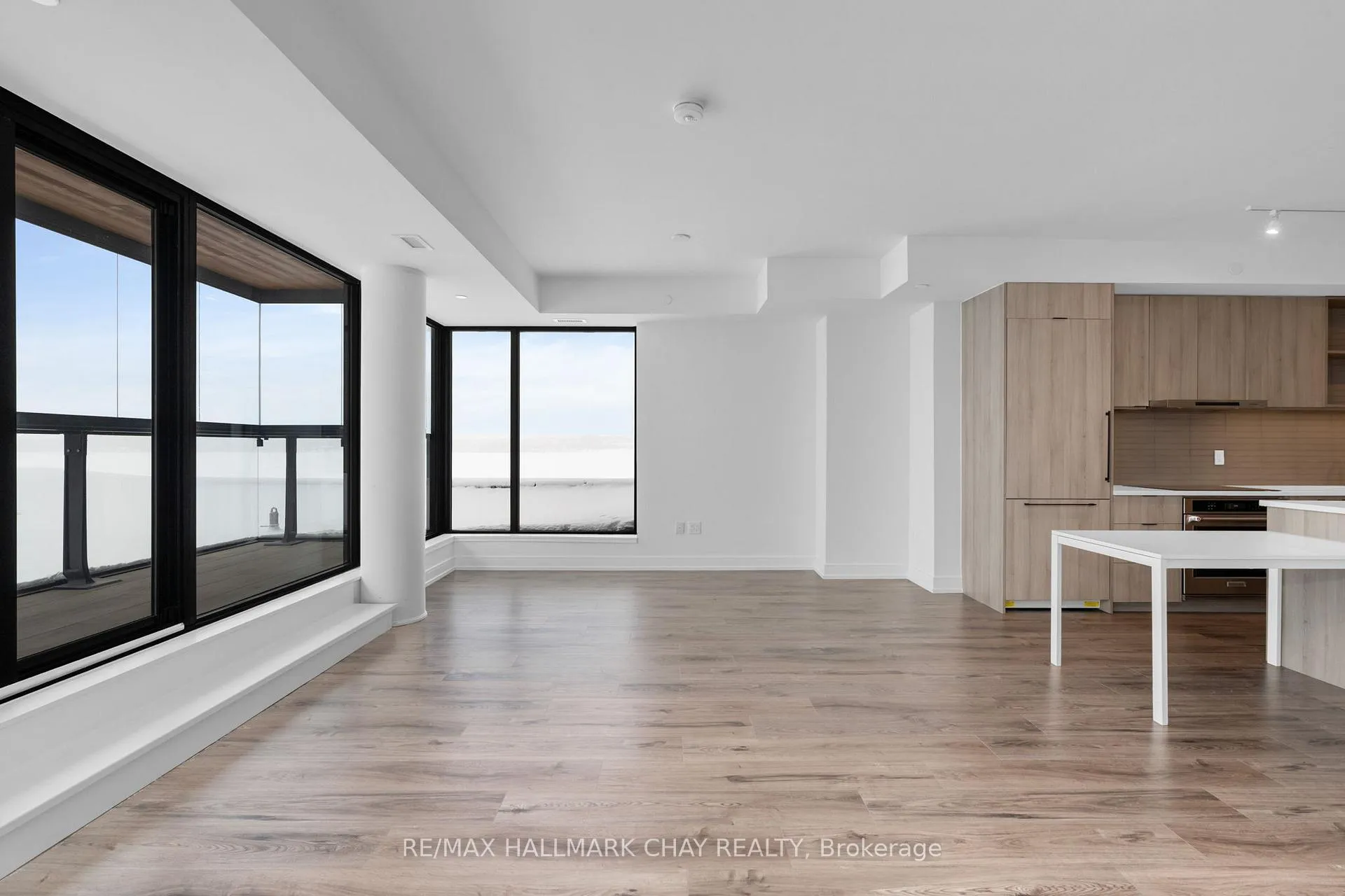 Photo 11 of Unit 414, 185 Dunlop Street E, Barrie, Lakeshore — HOMEH