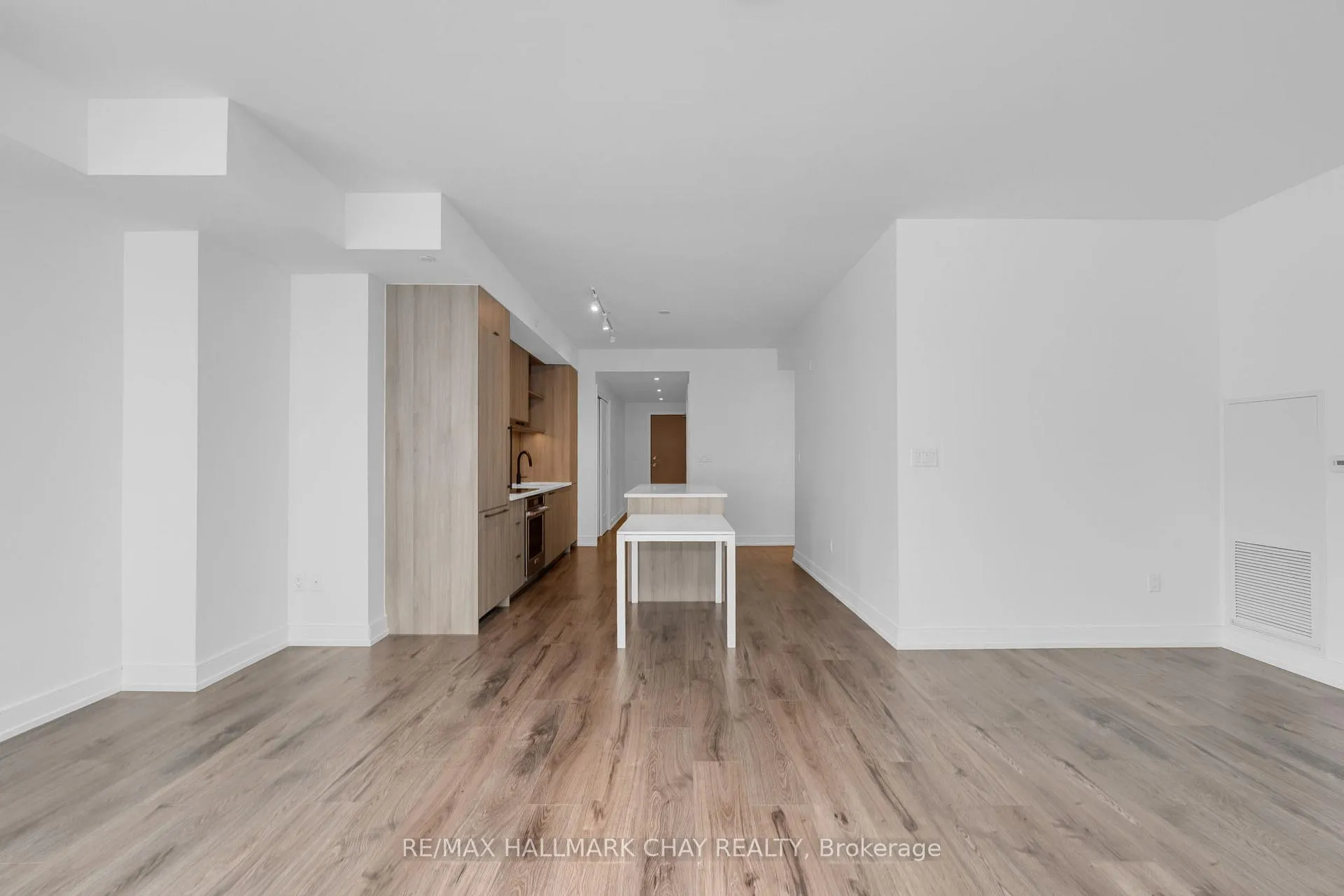 Photo 12 of Unit 414, 185 Dunlop Street E, Barrie, Lakeshore — HOMEH