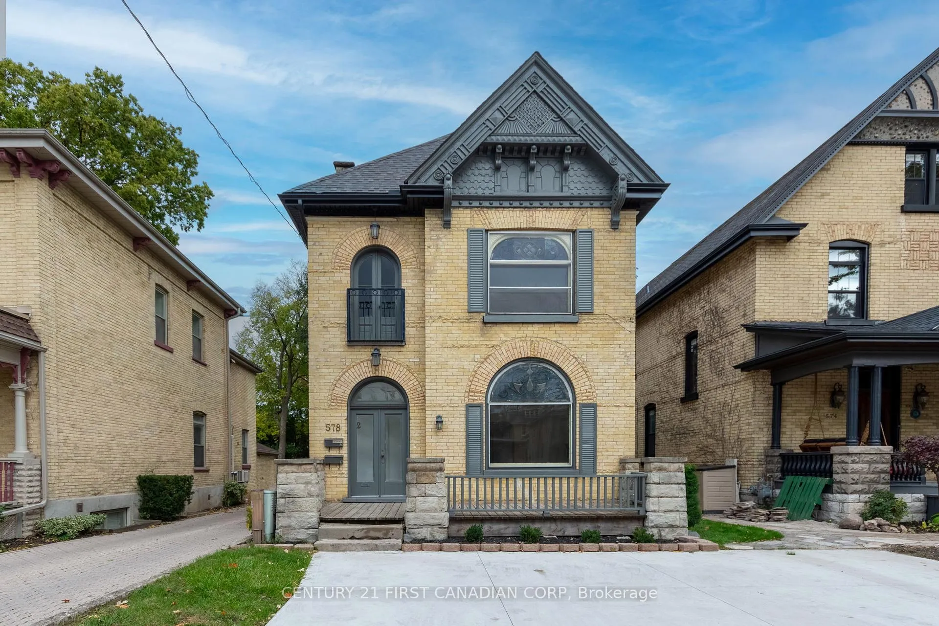 Front of 578 Waterloo Street