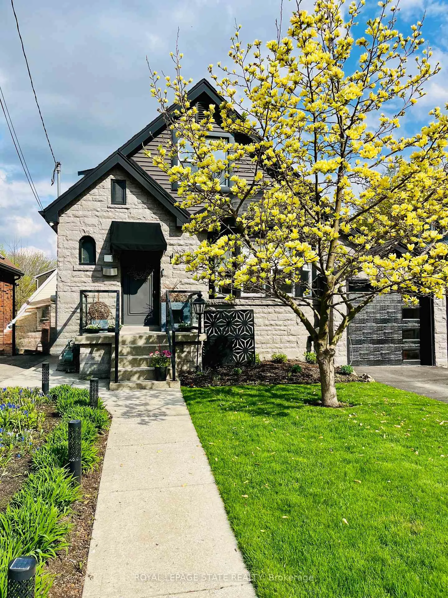 Photo 2 of 17 Gary Avenue, Hamilton, Ainslie Wood — HOMEH