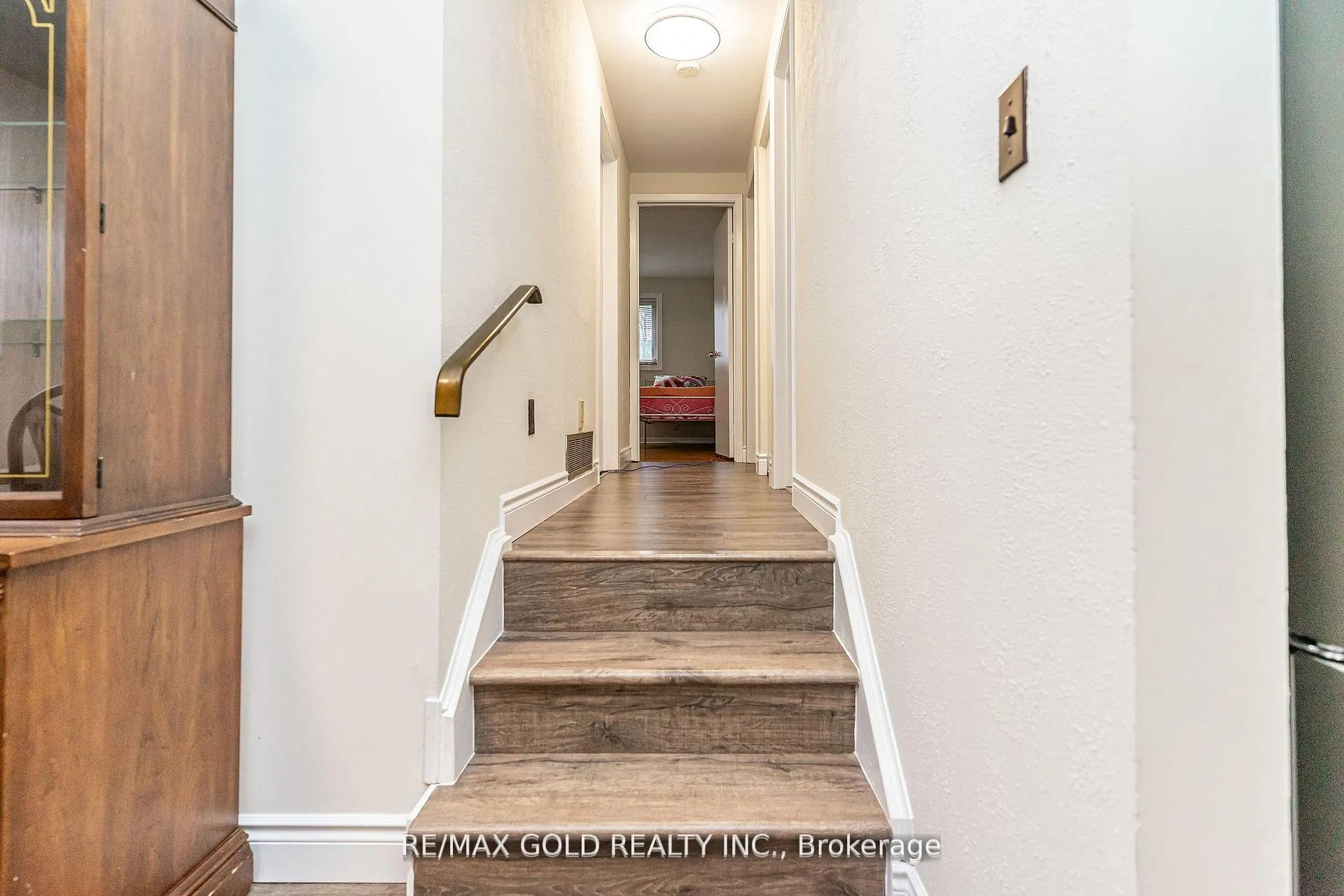 Photo 18 of 35 Duke Road, Brampton, Southgate — HOMEH