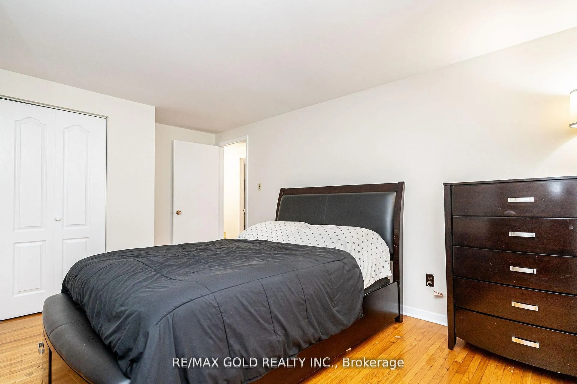 Photo 21 of 35 Duke Road, Brampton, Southgate — HOMEH