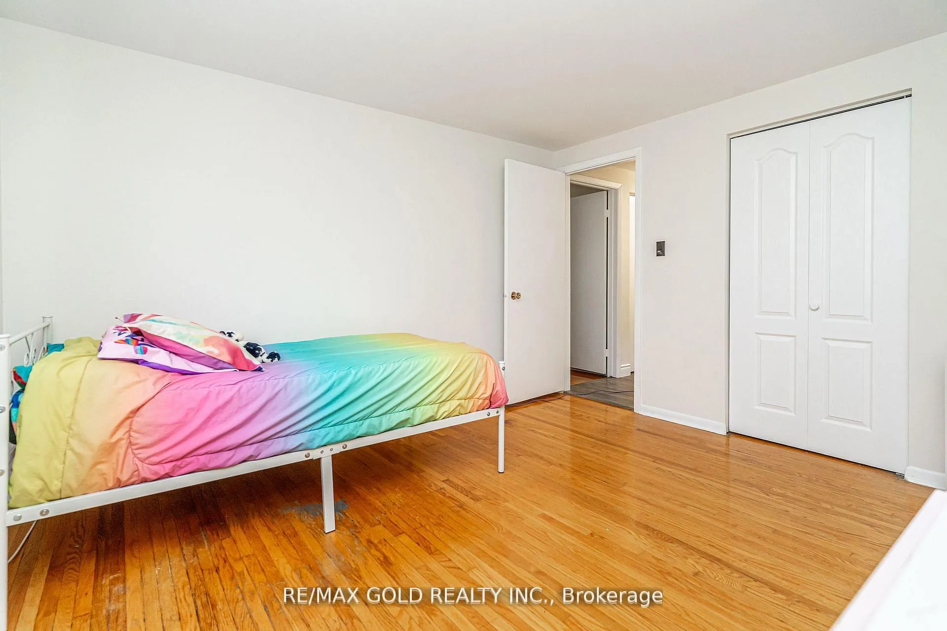 Photo 23 of 35 Duke Road, Brampton, Southgate — HOMEH