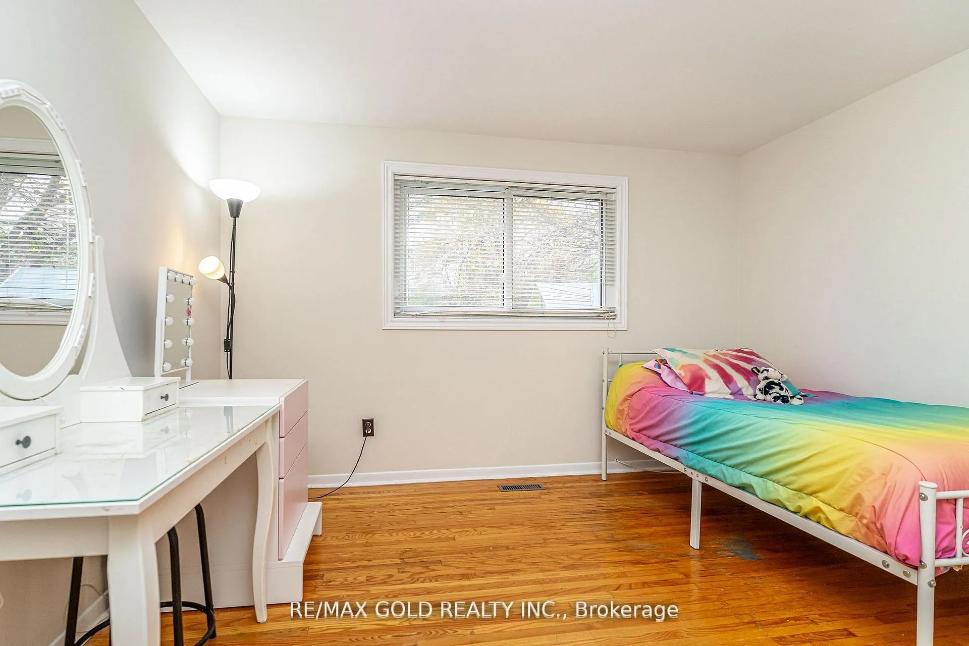 Photo 24 of 35 Duke Road, Brampton, Southgate — HOMEH