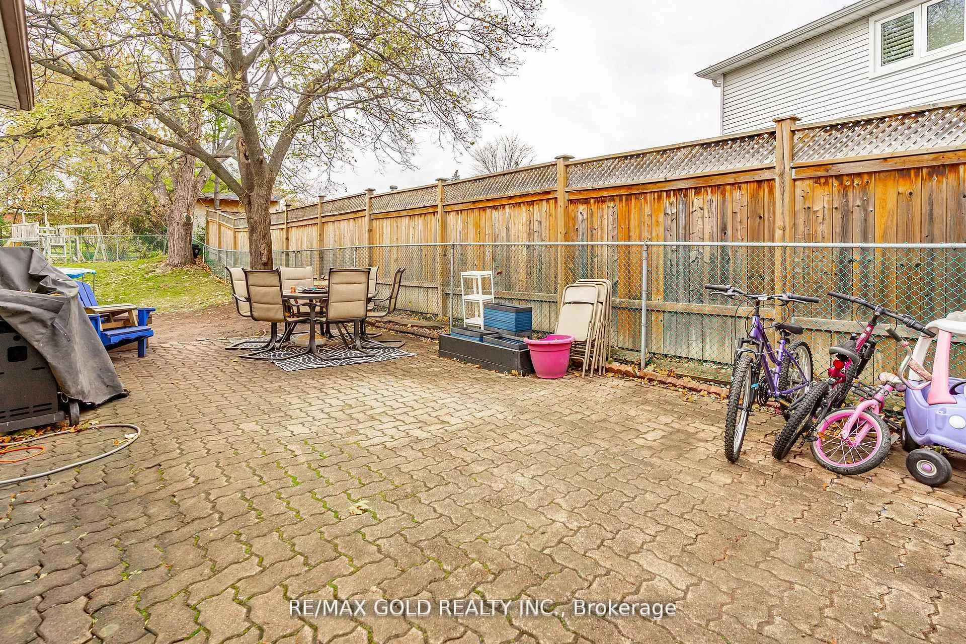 Photo 34 of 35 Duke Road, Brampton, Southgate — HOMEH