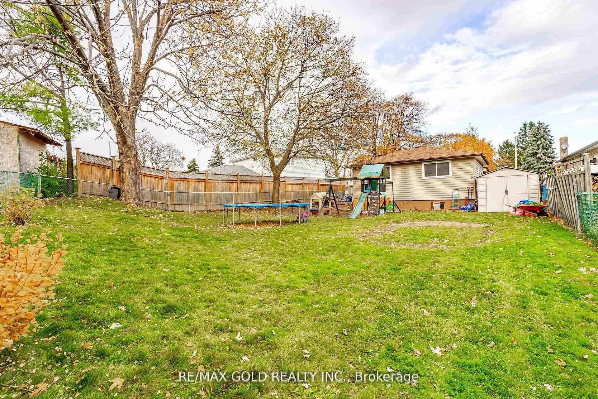 Photo 37 of 35 Duke Road, Brampton, Southgate — HOMEH