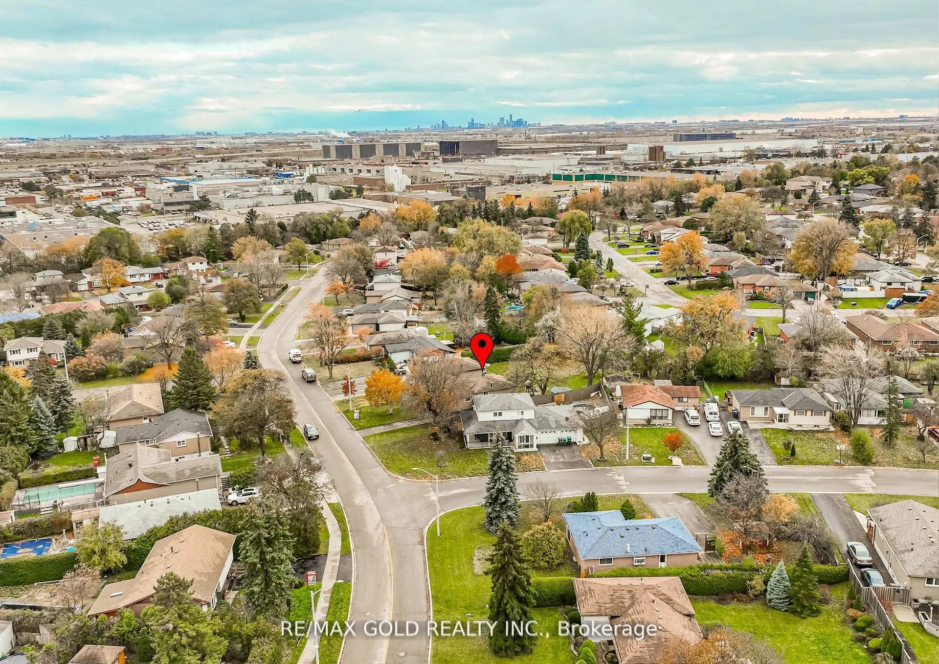 Photo 46 of 35 Duke Road, Brampton, Southgate — HOMEH