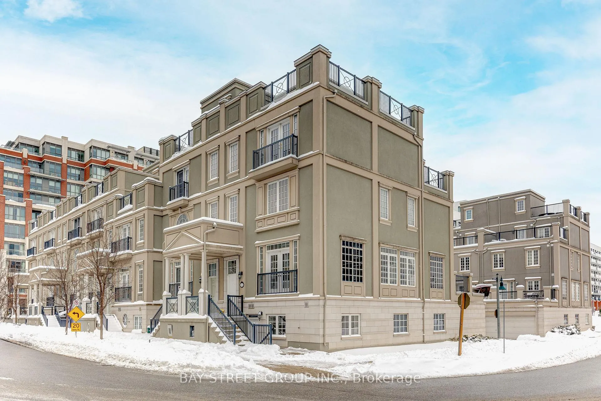 Photo 2 of 14 Lord Durham Road, Markham, Unionville — HOMEH