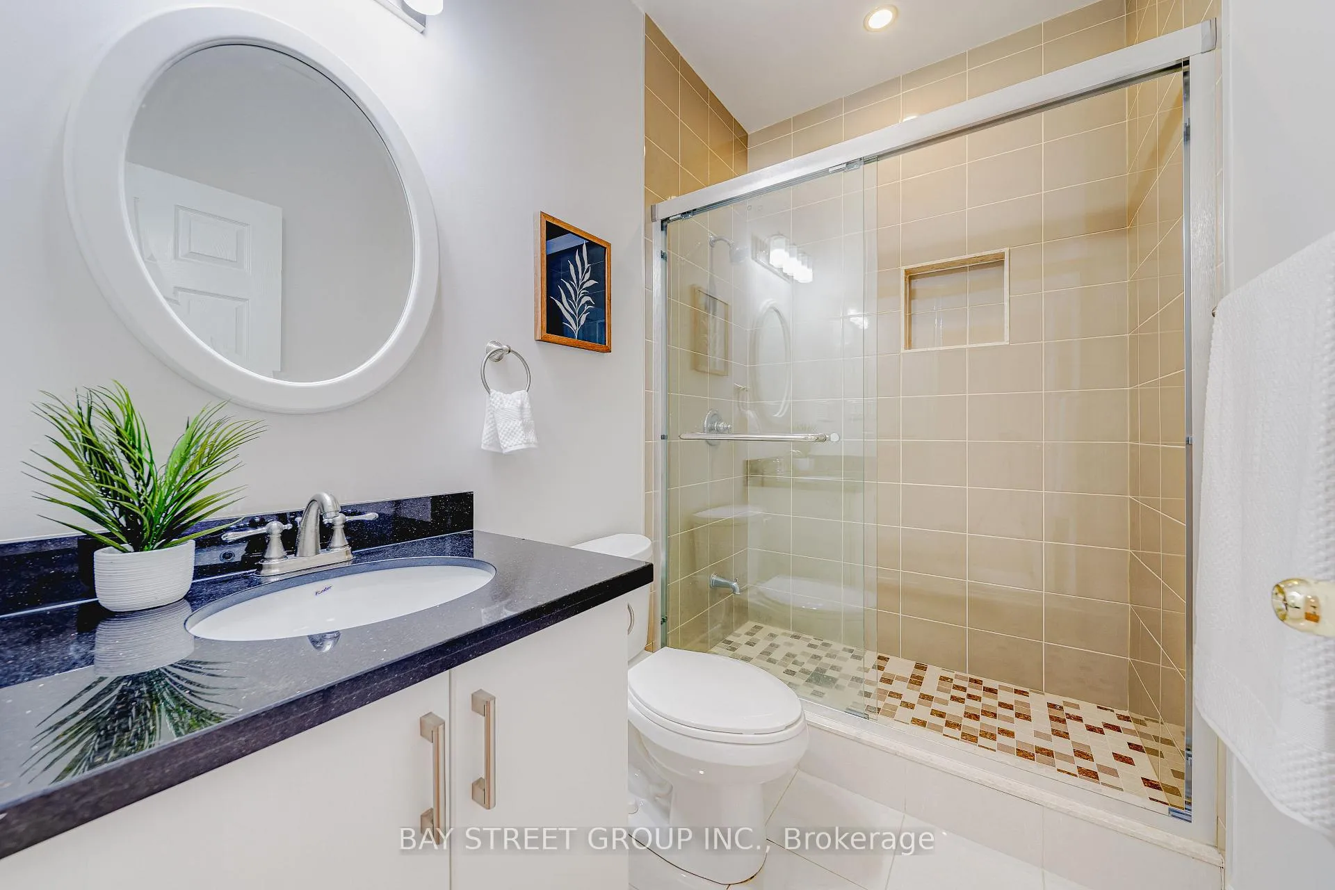 Photo 9 of 14 Lord Durham Road, Markham, Unionville — HOMEH