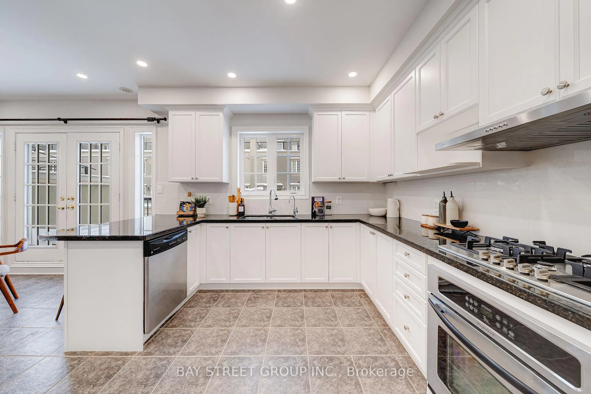 Photo 17 of 14 Lord Durham Road, Markham, Unionville — HOMEH