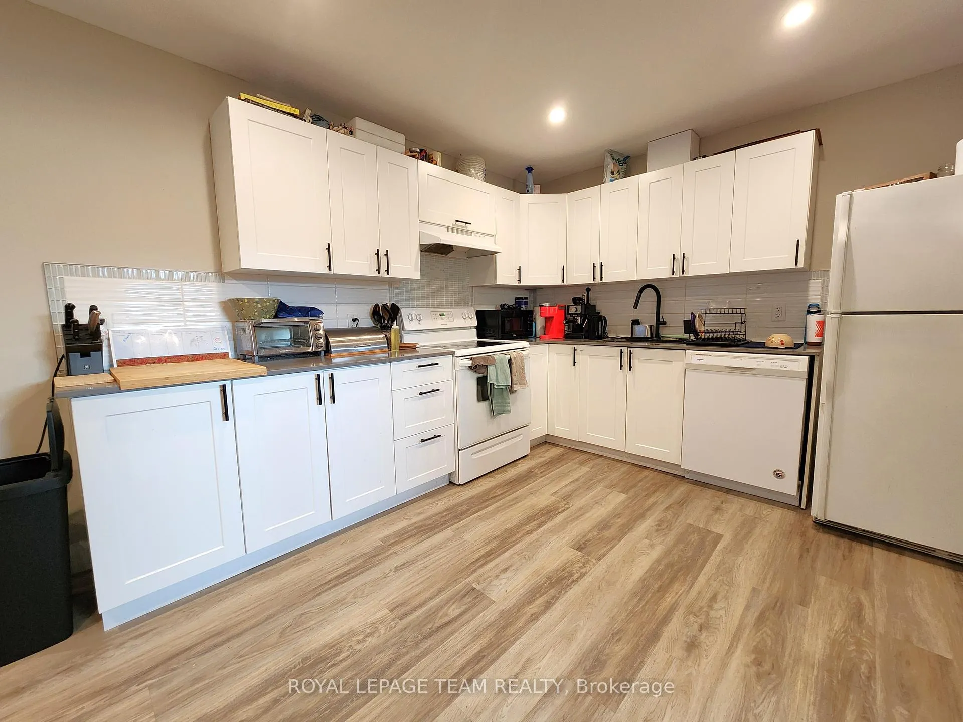 Photo 4 of Unit 2, 50 Fringewood Drive, Ottawa, Fringewood — HOMEH