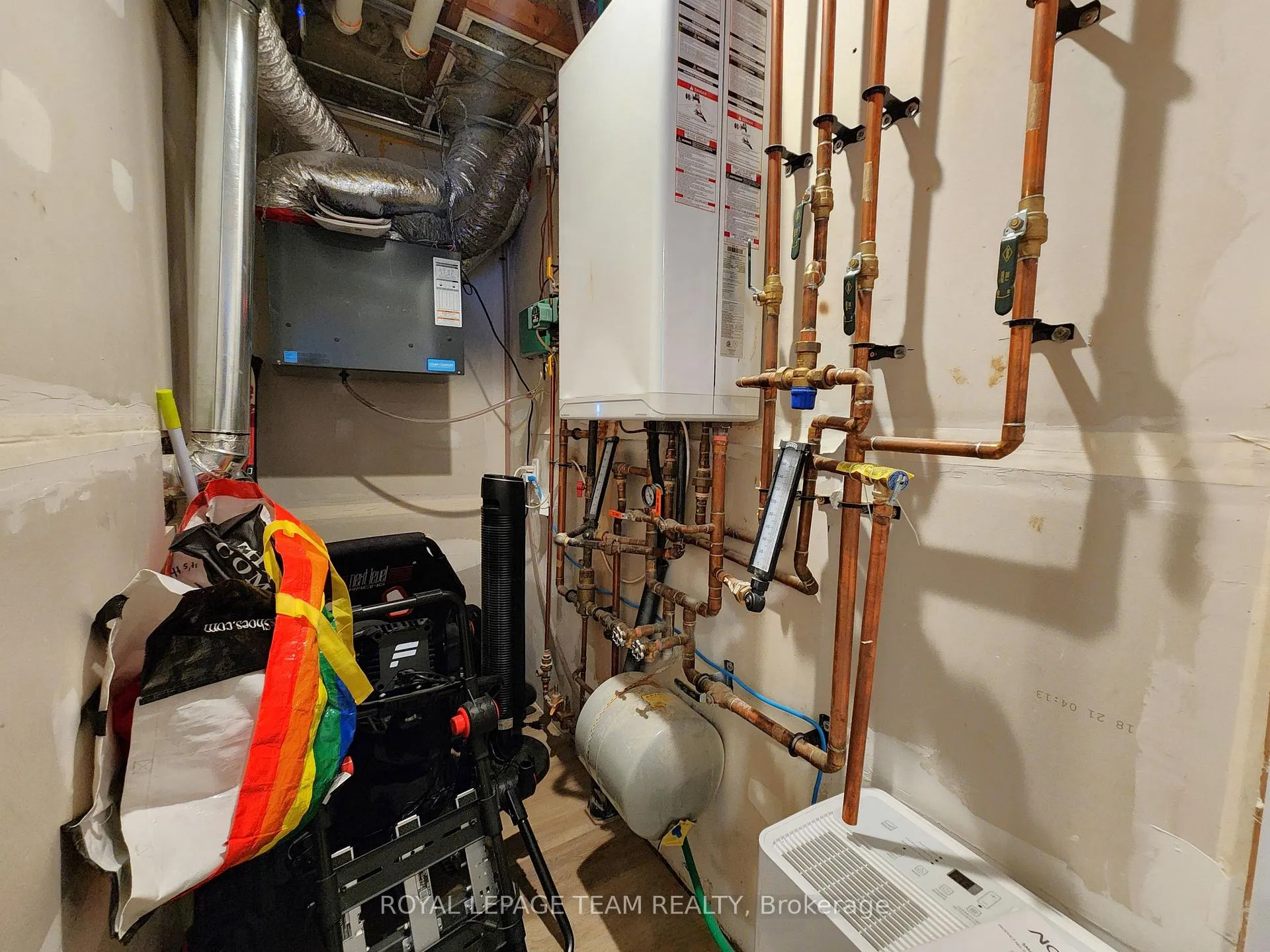 Photo 18 of Unit 2, 50 Fringewood Drive, Ottawa, Fringewood — HOMEH