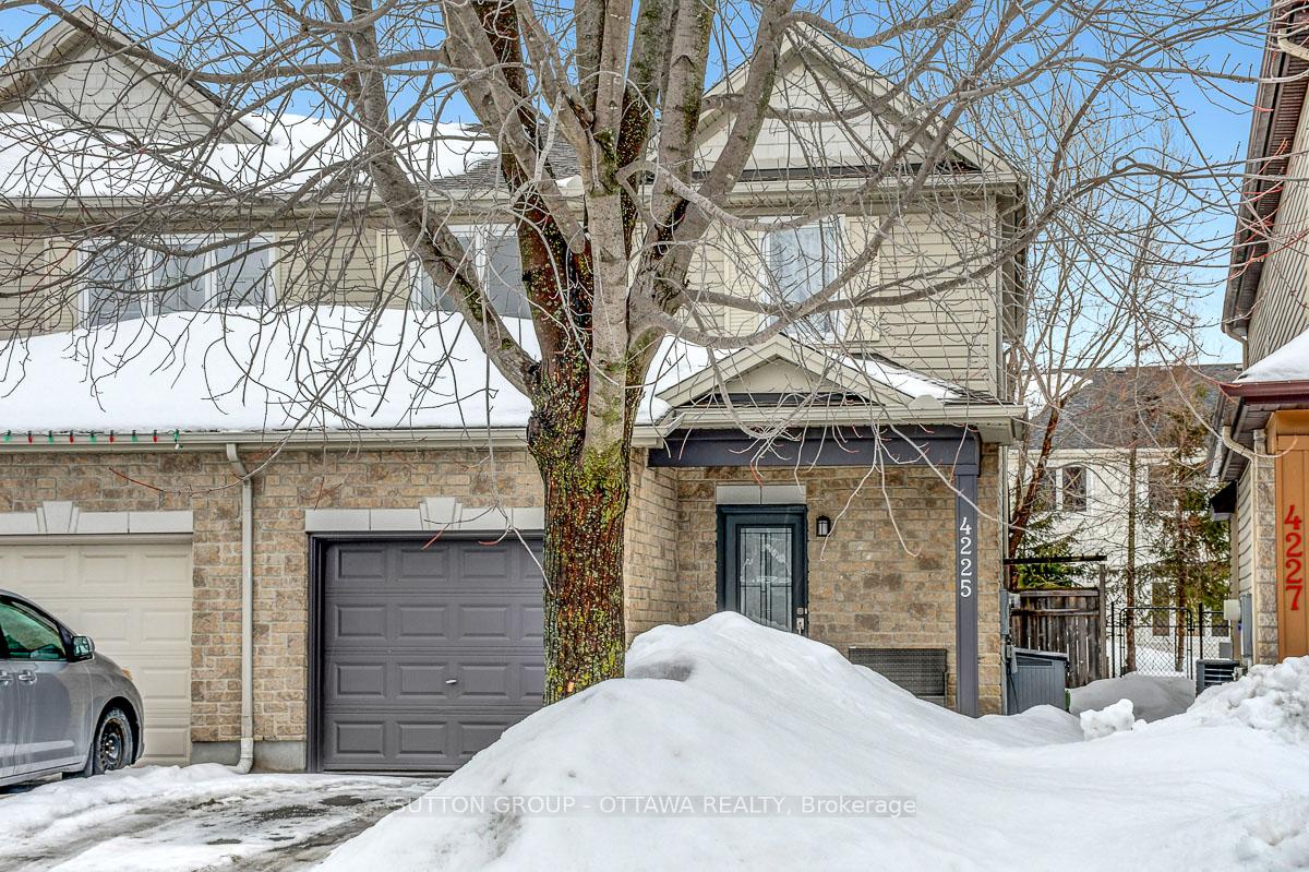 Photo 1 of 4225 Kelly Farm Drive, Ottawa, Blossom Park/Kemp Park/Findlay Creek — HOMEH