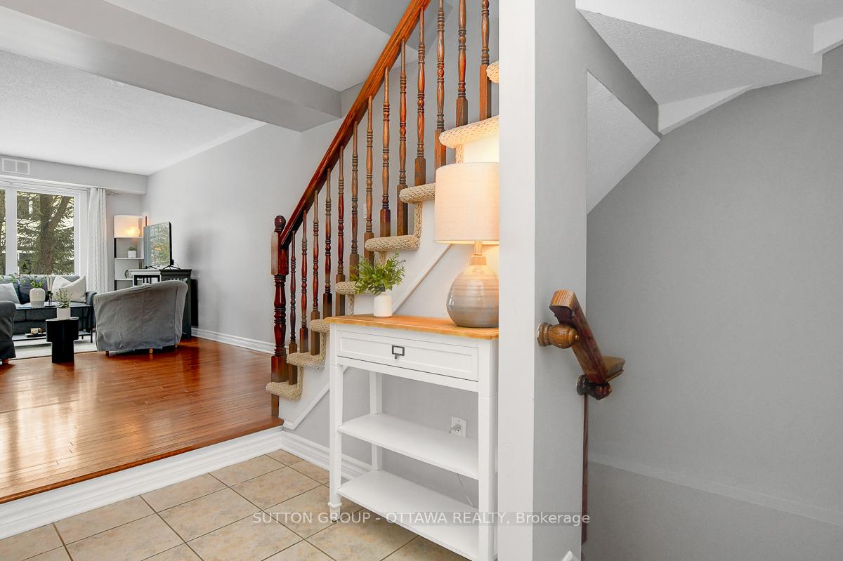 Photo 2 of 4225 Kelly Farm Drive, Ottawa, Blossom Park/Kemp Park/Findlay Creek — HOMEH