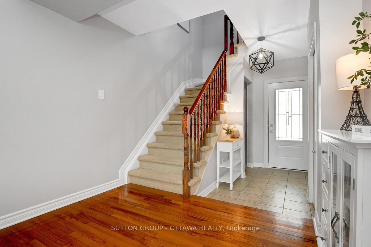 Photo 3 of 4225 Kelly Farm Drive, Ottawa, Blossom Park/Kemp Park/Findlay Creek — HOMEH