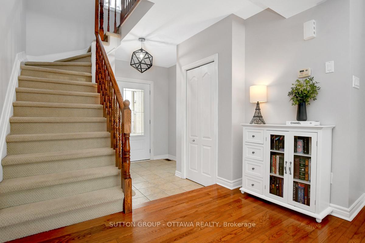 Photo 5 of 4225 Kelly Farm Drive, Ottawa, Blossom Park/Kemp Park/Findlay Creek — HOMEH