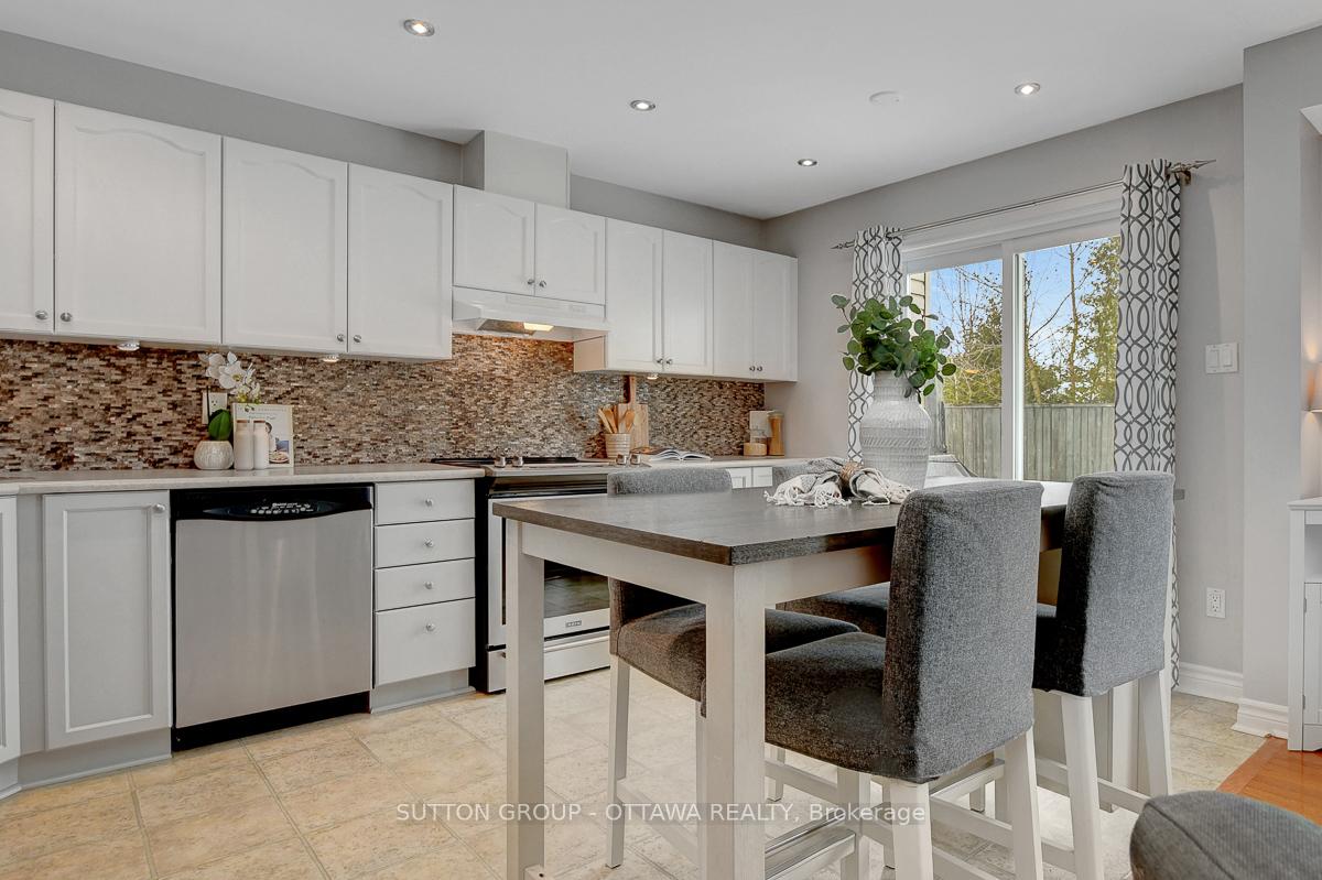Photo 9 of 4225 Kelly Farm Drive, Ottawa, Blossom Park/Kemp Park/Findlay Creek — HOMEH